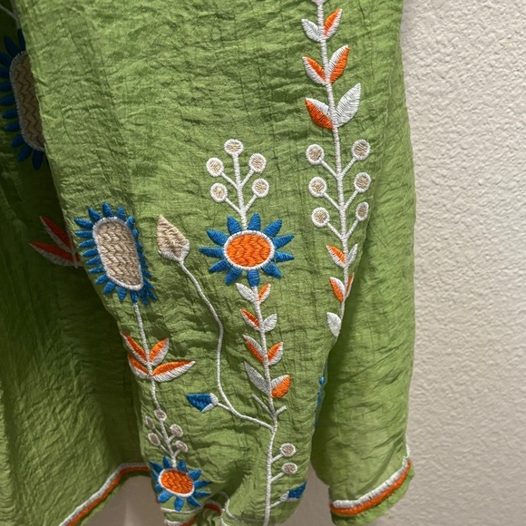 LIV Los Angeles Green Embroidered Blouse - Picture 2 of 5
